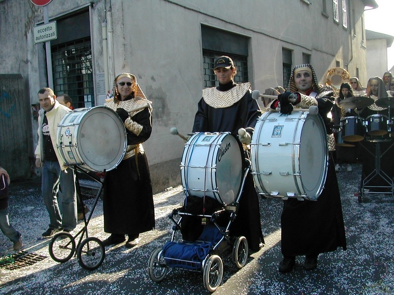 lurate_caccivio_corteo_08 (12).jpg